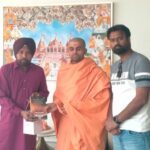 ਅਬੂਧਾਬੀ (ਯੂ ਏ ਈ) ਅਕਸ਼ਰ ਧਾਮ ਵਿਖੇ ਵਾਤਾਵਰਨ ਲੋਕ ਗਾਇਕ ਬਲਵੀਰ ਸ਼ੇਰਪੁਰੀ ਦਾ ਧਾਰਮਿਕ ਟਰੈਕ ਸੂਟ,